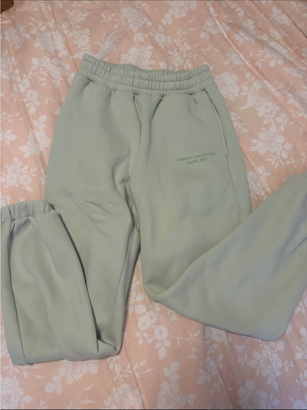 Comfrt hoodie set - Picture 2 of 6